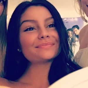 Meet your Posher, Casi